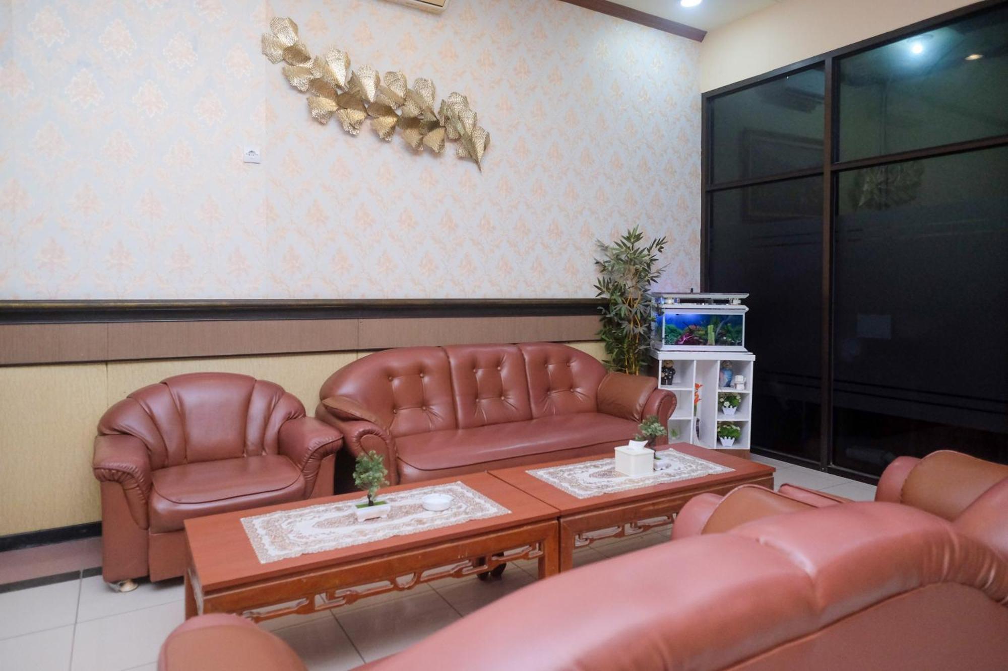 Urbanview Hotel Dedy Jaya Brebes 外观 照片
