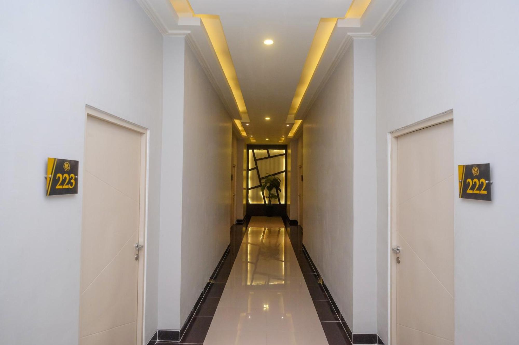 Urbanview Hotel Dedy Jaya Brebes 外观 照片