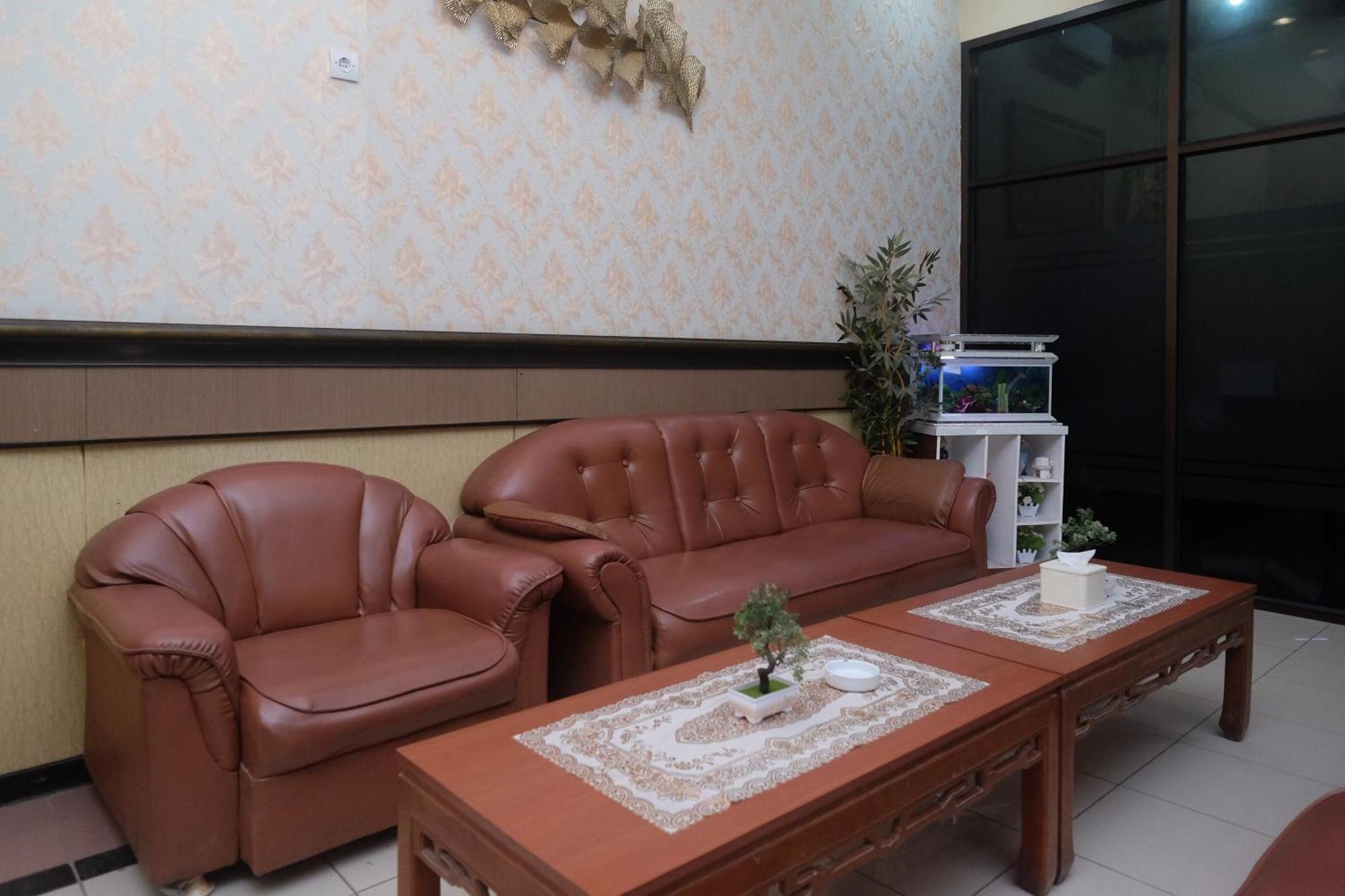 Urbanview Hotel Dedy Jaya Brebes 外观 照片