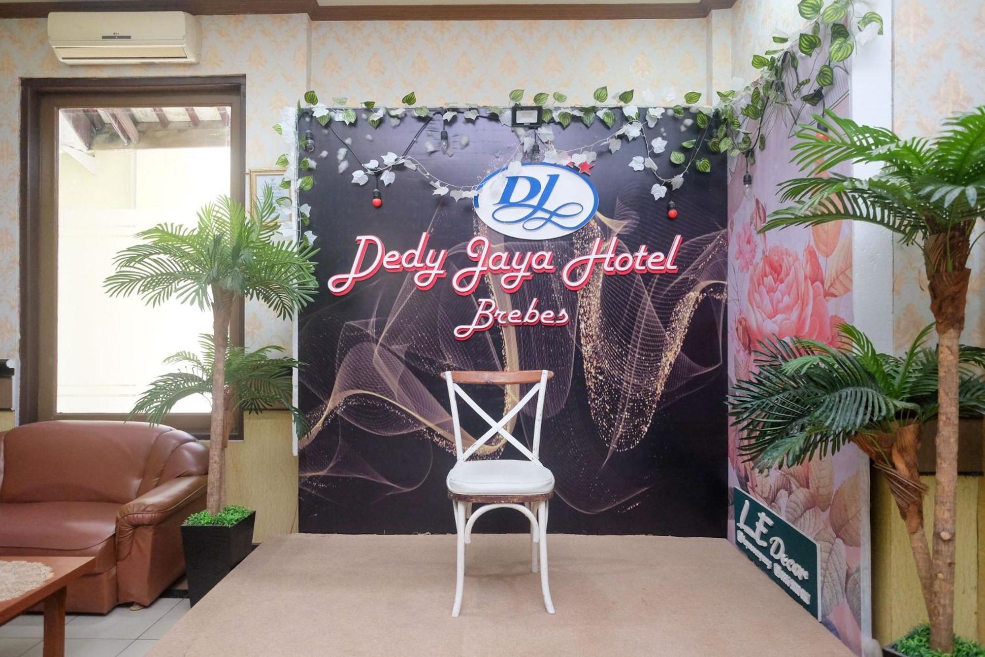 Urbanview Hotel Dedy Jaya Brebes 外观 照片