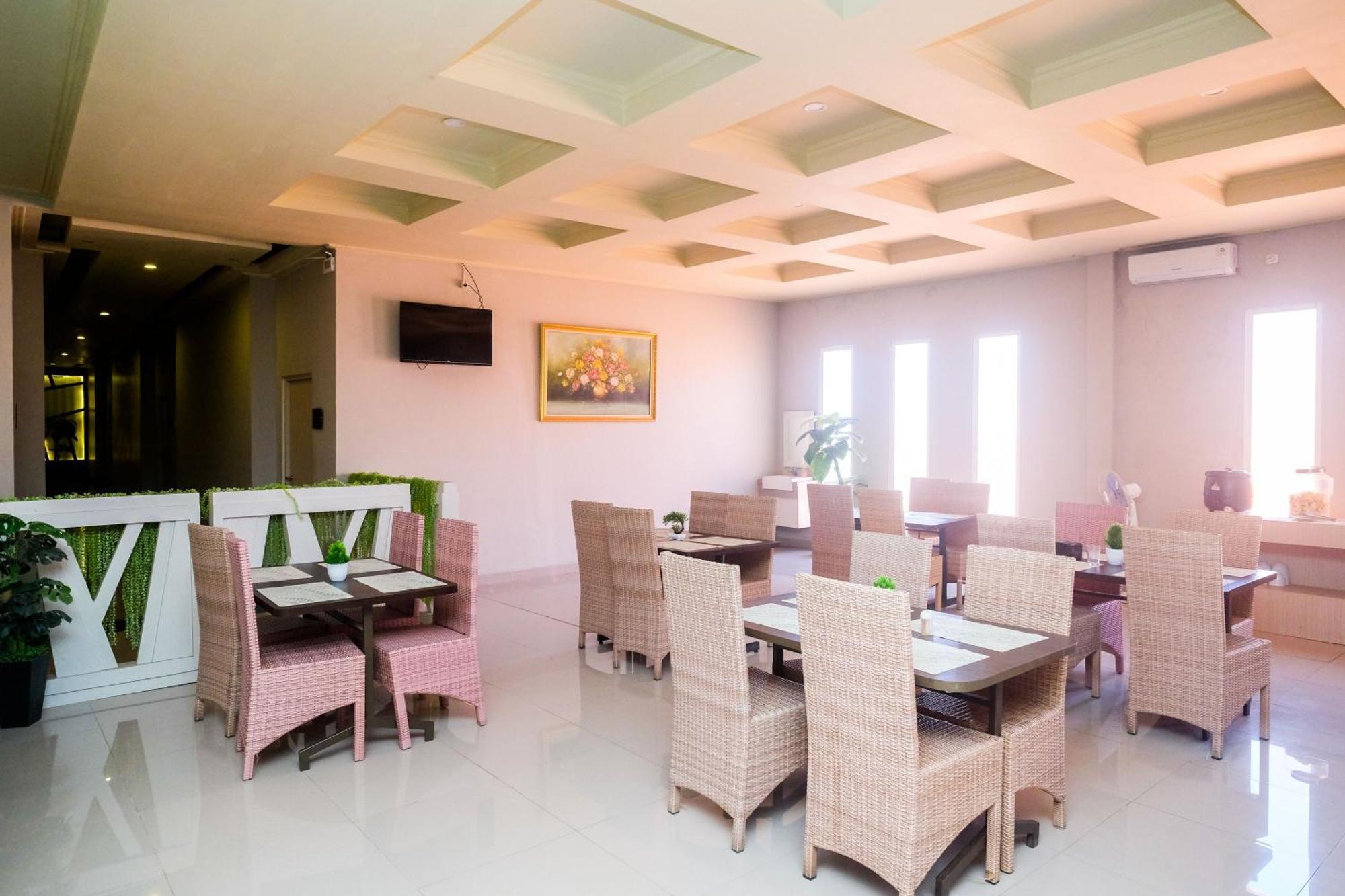 Urbanview Hotel Dedy Jaya Brebes 外观 照片