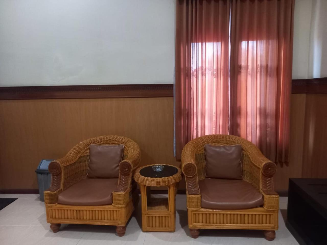 Urbanview Hotel Dedy Jaya Brebes 外观 照片