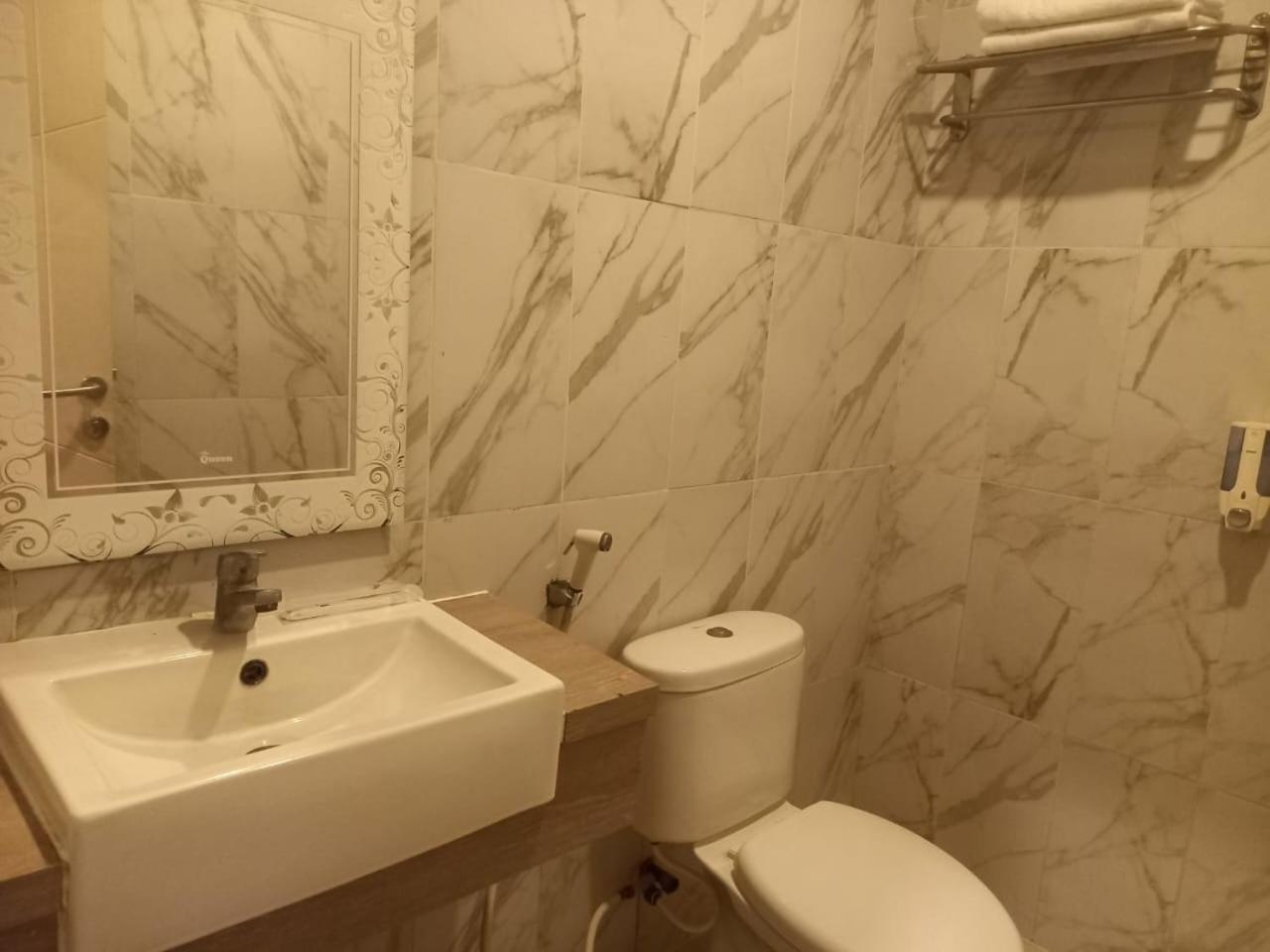 Urbanview Hotel Dedy Jaya Brebes 外观 照片