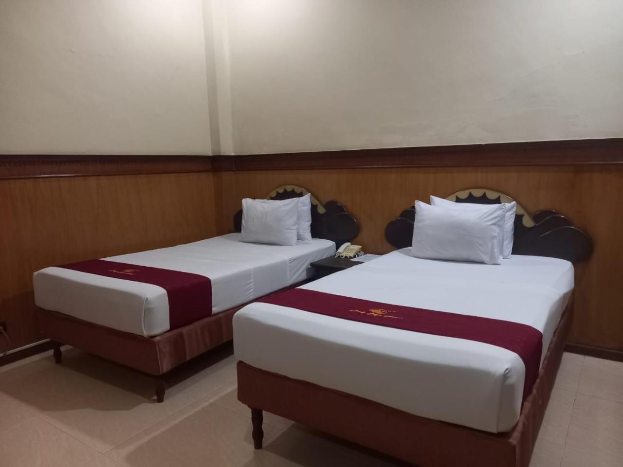 Urbanview Hotel Dedy Jaya Brebes 外观 照片