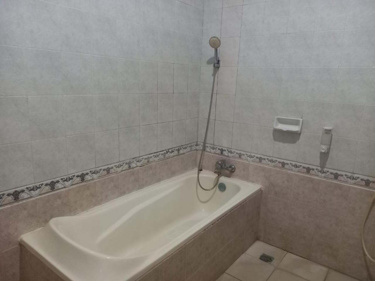 Urbanview Hotel Dedy Jaya Brebes 外观 照片