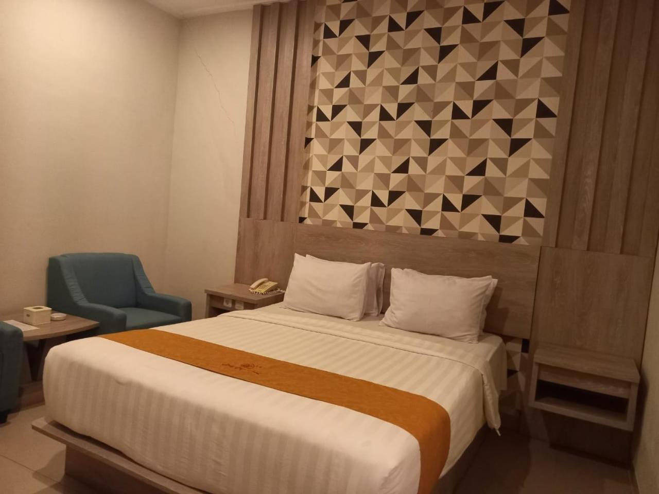 Urbanview Hotel Dedy Jaya Brebes 外观 照片