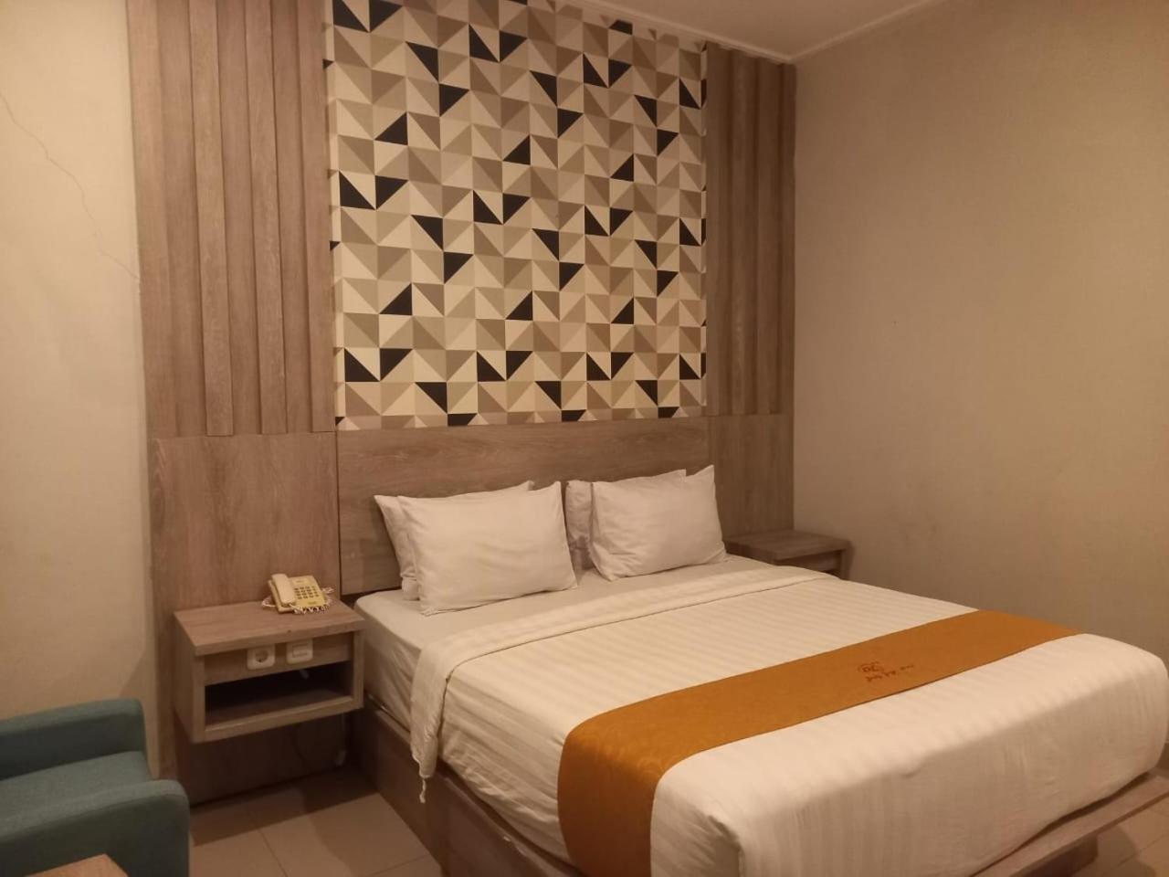 Urbanview Hotel Dedy Jaya Brebes 外观 照片